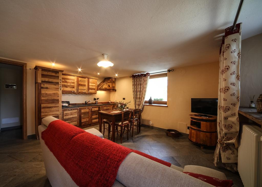 Souvenir De Tsaneli Apartment Roisan Cameră foto